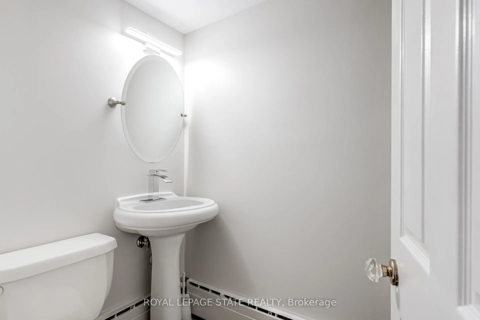 Photo 31 of 15 Empress Avenue, Hamilton, Centremount — HOMEH