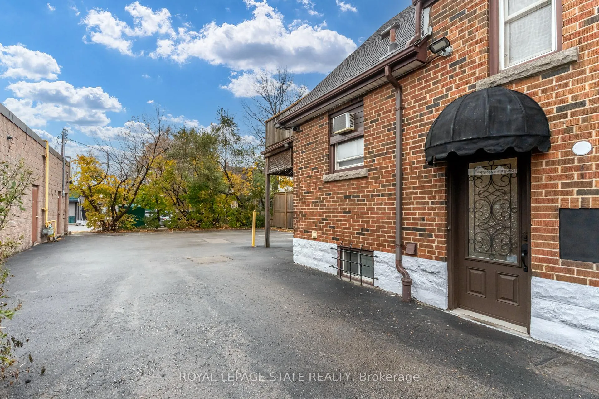 Photo 35 of 15 Empress Avenue, Hamilton, Centremount — HOMEH