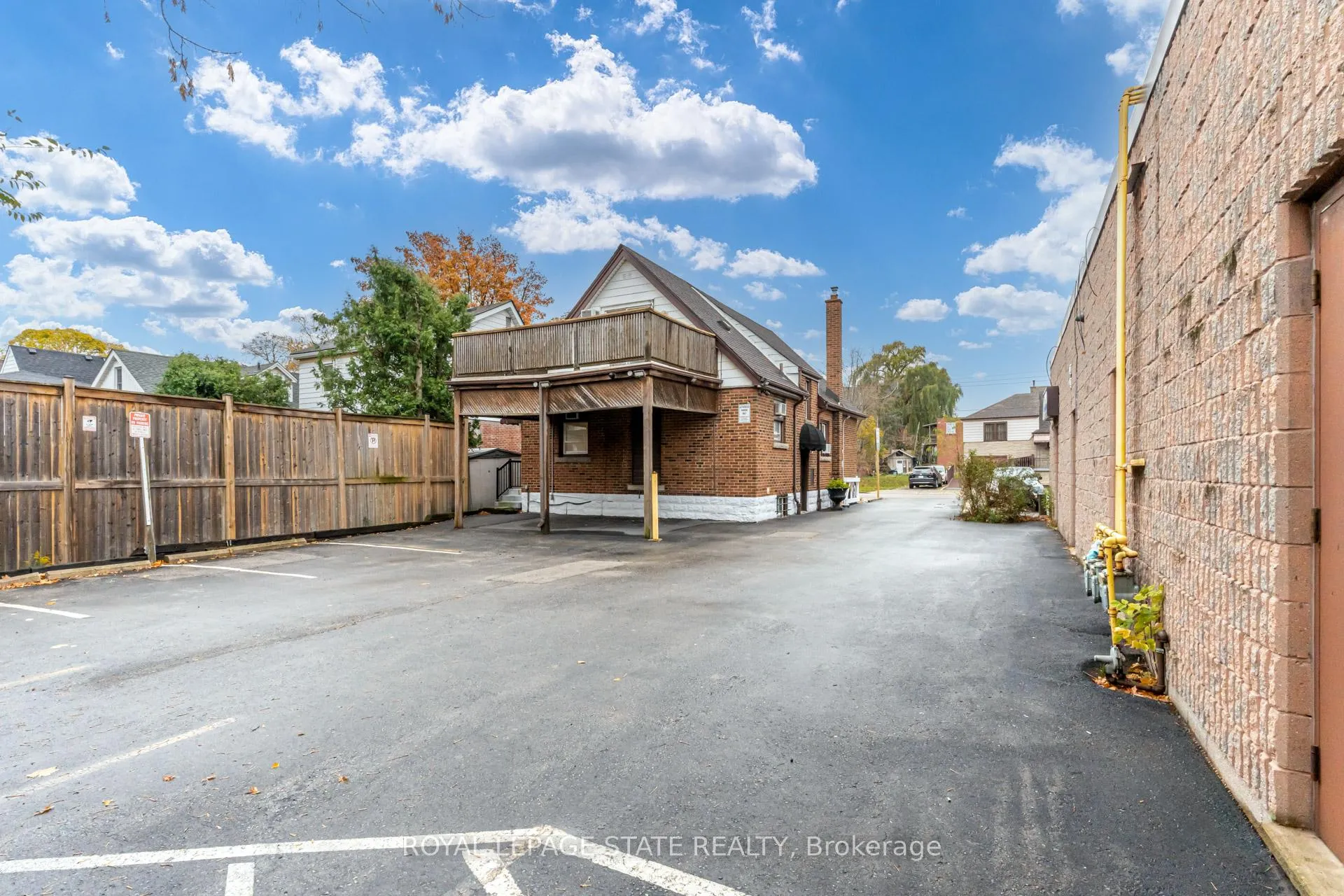 Photo 38 of 15 Empress Avenue, Hamilton, Centremount — HOMEH