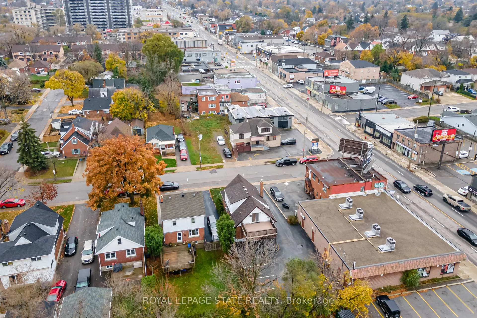 Photo 39 of 15 Empress Avenue, Hamilton, Centremount — HOMEH