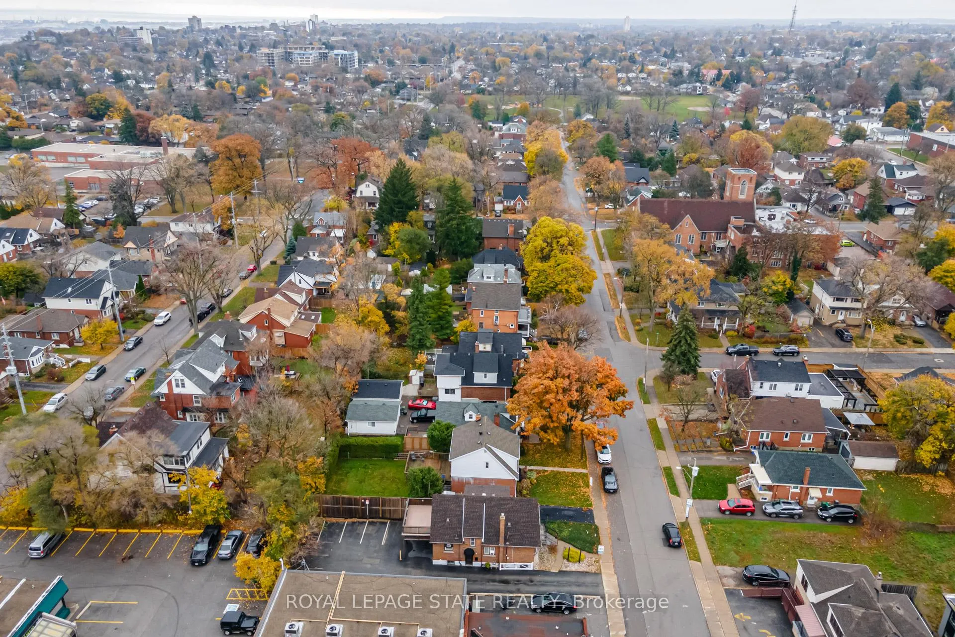 Photo 40 of 15 Empress Avenue, Hamilton, Centremount — HOMEH