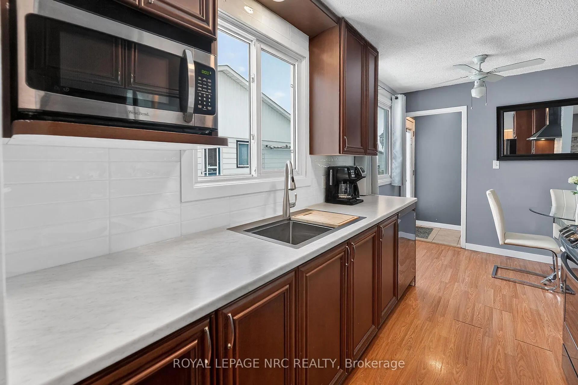 Photo 5 of 53 Allan Drive, St. Catharines, Fairview — HOMEH