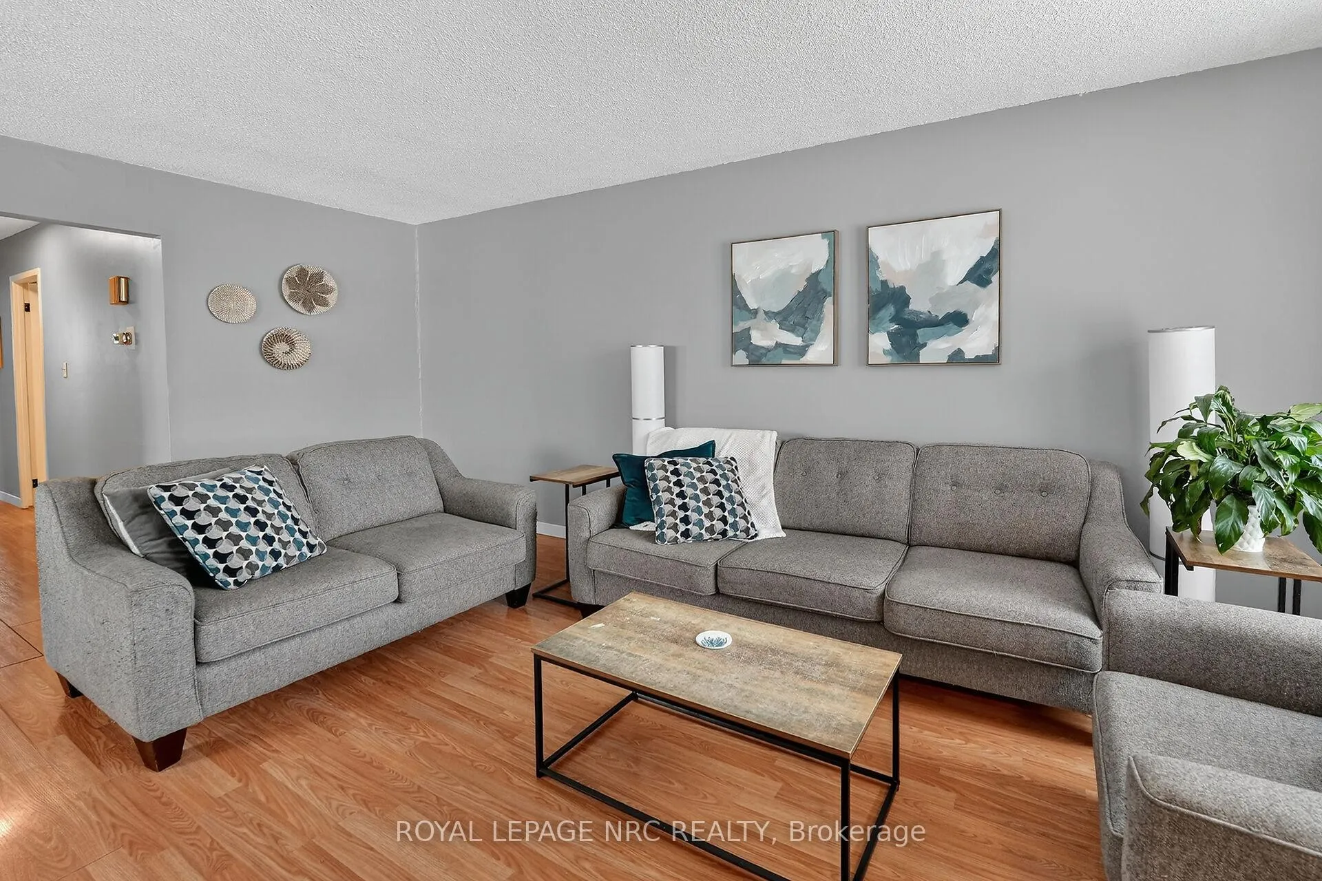 Photo 12 of 53 Allan Drive, St. Catharines, Fairview — HOMEH