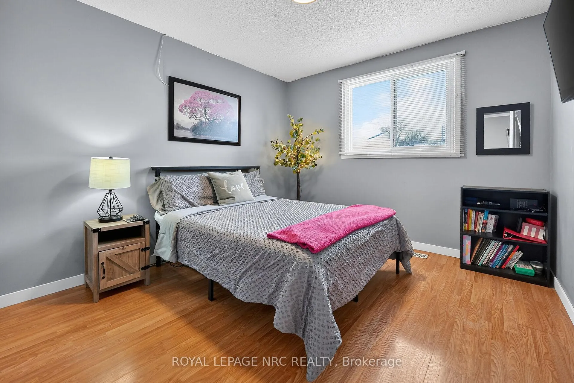 Photo 14 of 53 Allan Drive, St. Catharines, Fairview — HOMEH
