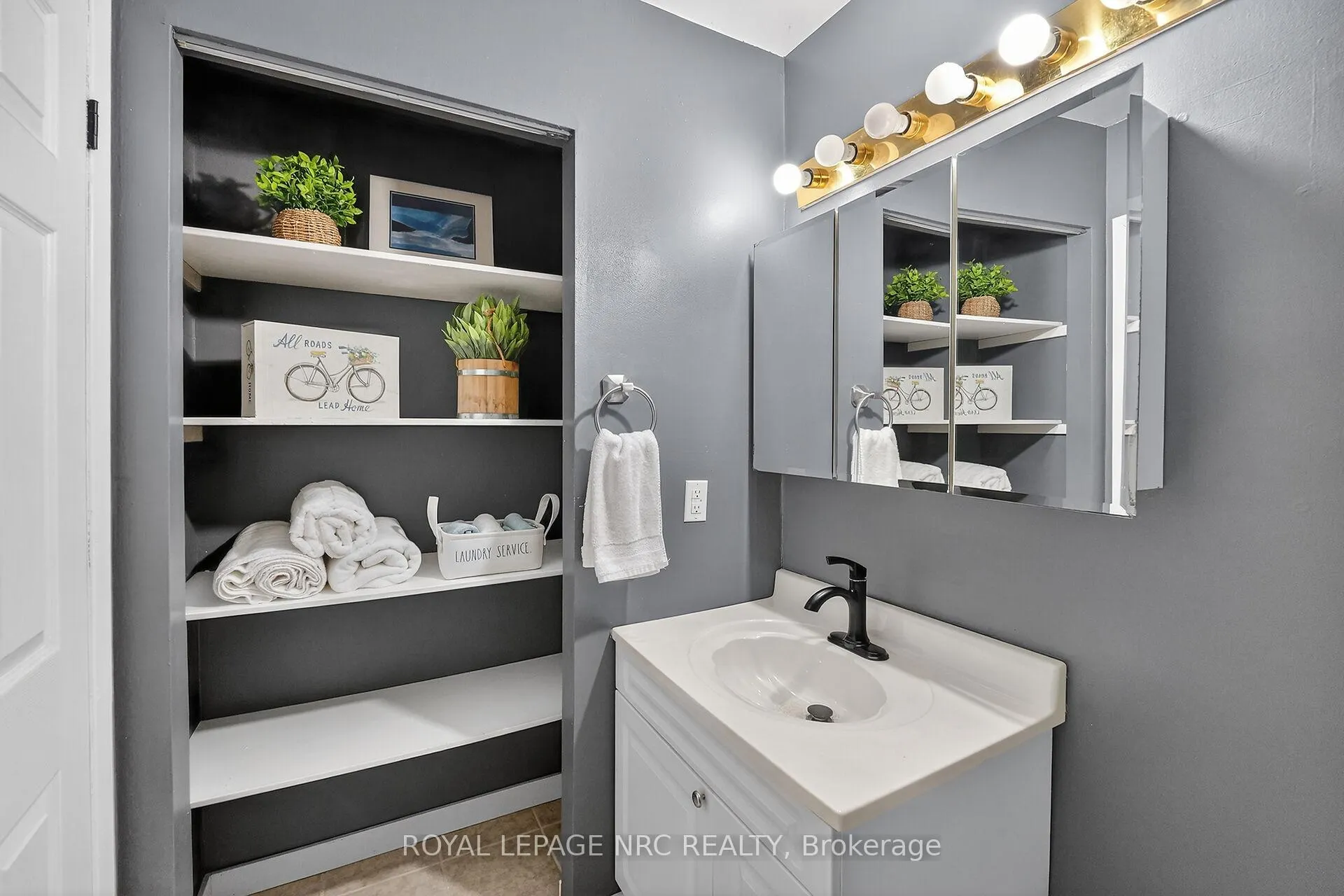 Photo 21 of 53 Allan Drive, St. Catharines, Fairview — HOMEH