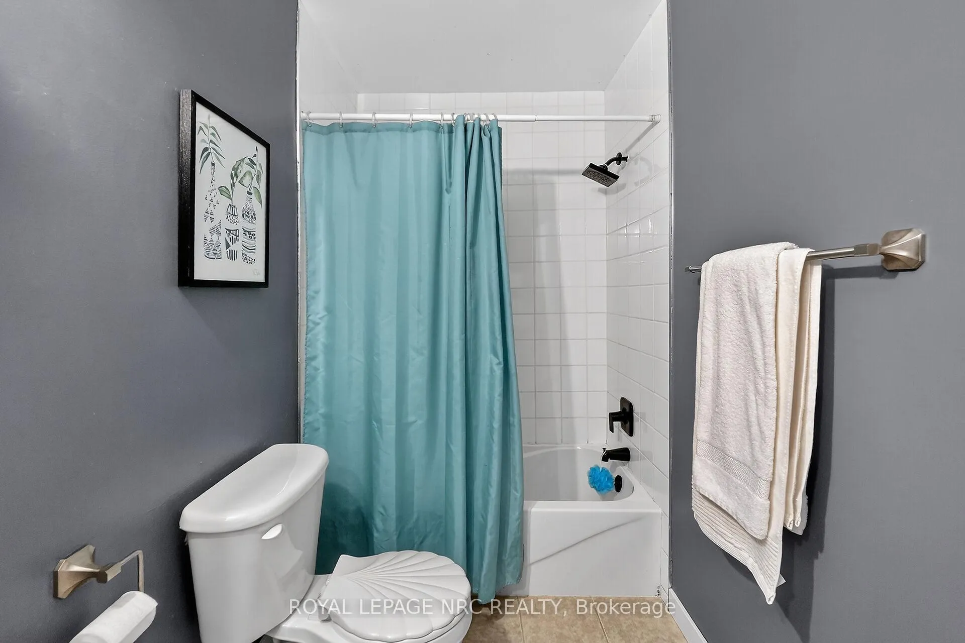 Photo 23 of 53 Allan Drive, St. Catharines, Fairview — HOMEH