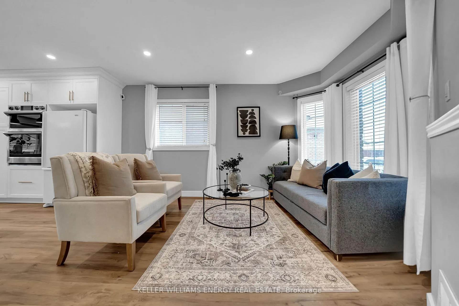 Photo 7 of 128 West Side Drive, Clarington, Bowmanville — HOMEH