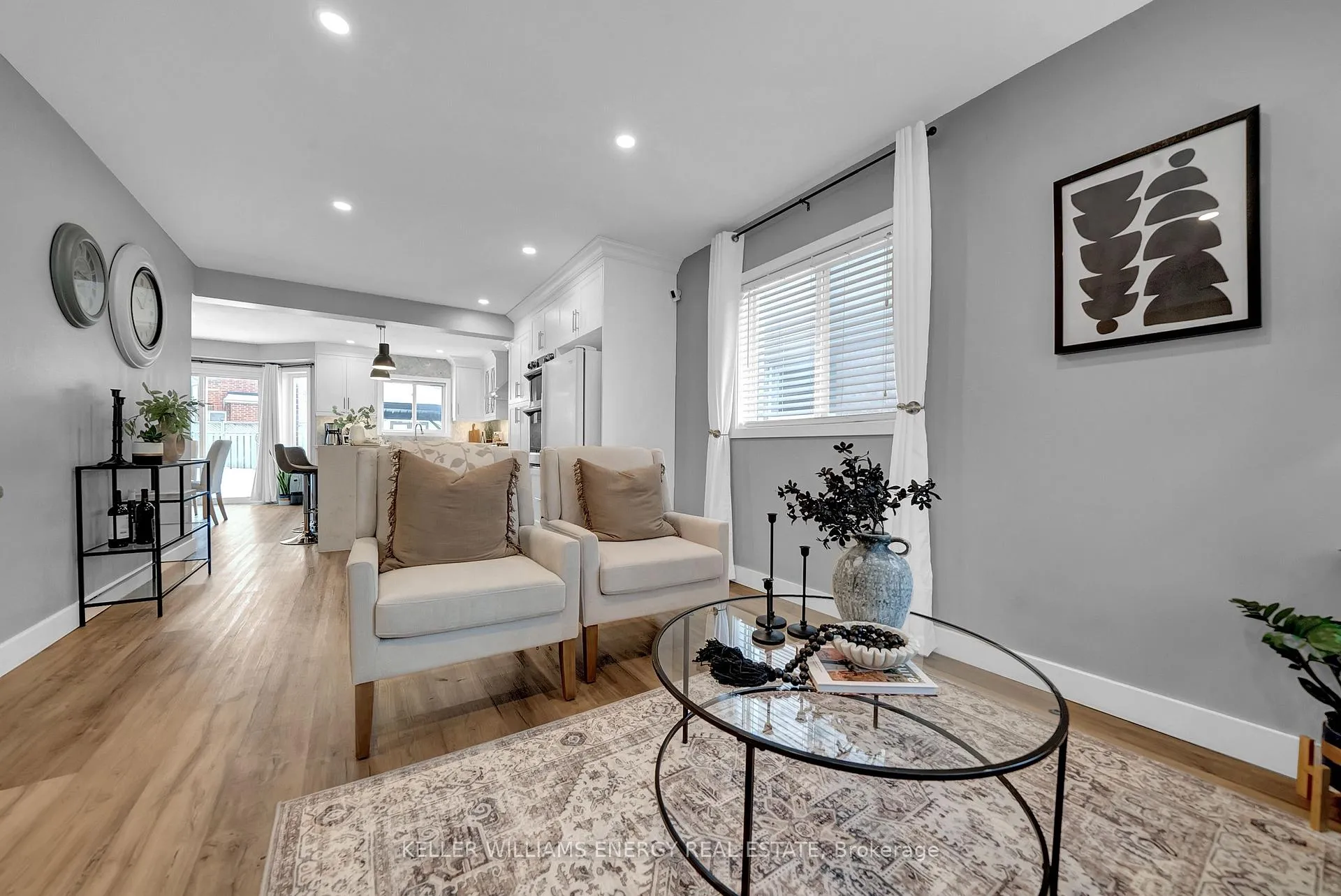 Photo 9 of 128 West Side Drive, Clarington, Bowmanville — HOMEH