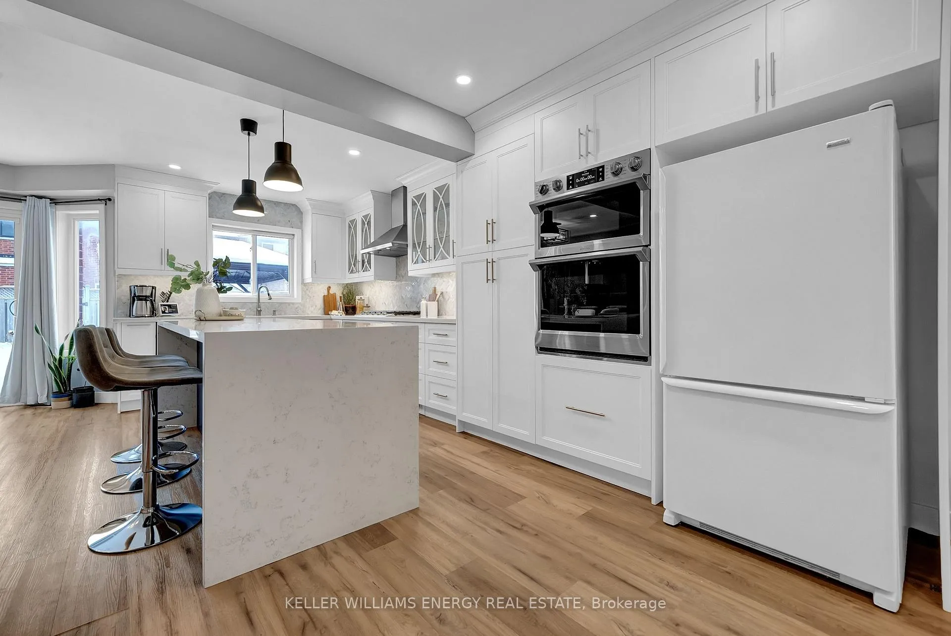 Photo 11 of 128 West Side Drive, Clarington, Bowmanville — HOMEH