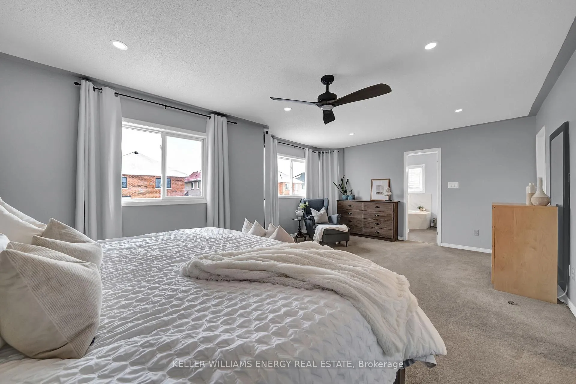 Photo 33 of 128 West Side Drive, Clarington, Bowmanville — HOMEH