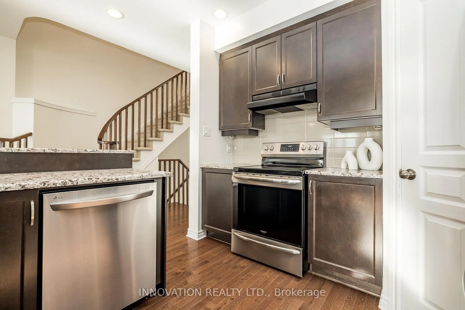 Photo 18 of 344 Kingbrook Drive, Ottawa, Kanata - Bridlewood — HOMEH