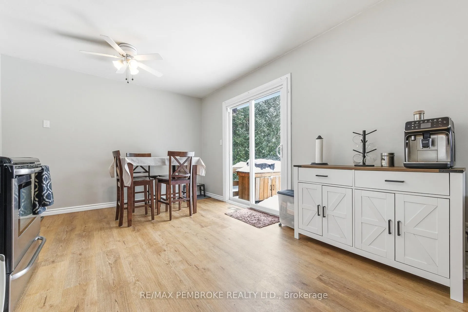 Photo 6 of 41 Selkirk Street, Petawawa — HOMEH