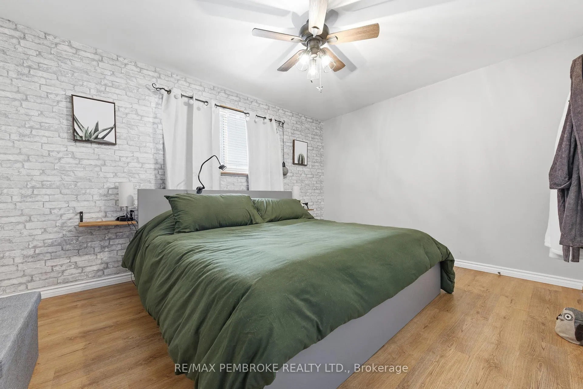 Photo 13 of 41 Selkirk Street, Petawawa — HOMEH
