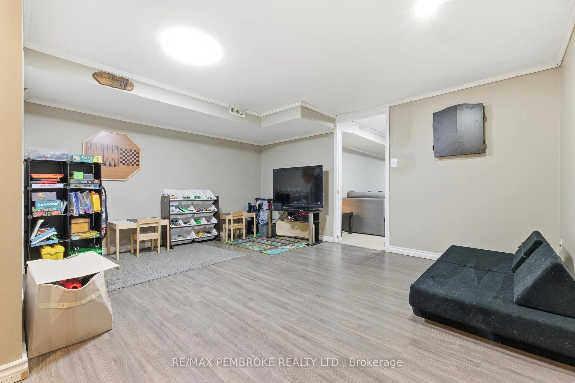 Photo 19 of 41 Selkirk Street, Petawawa — HOMEH
