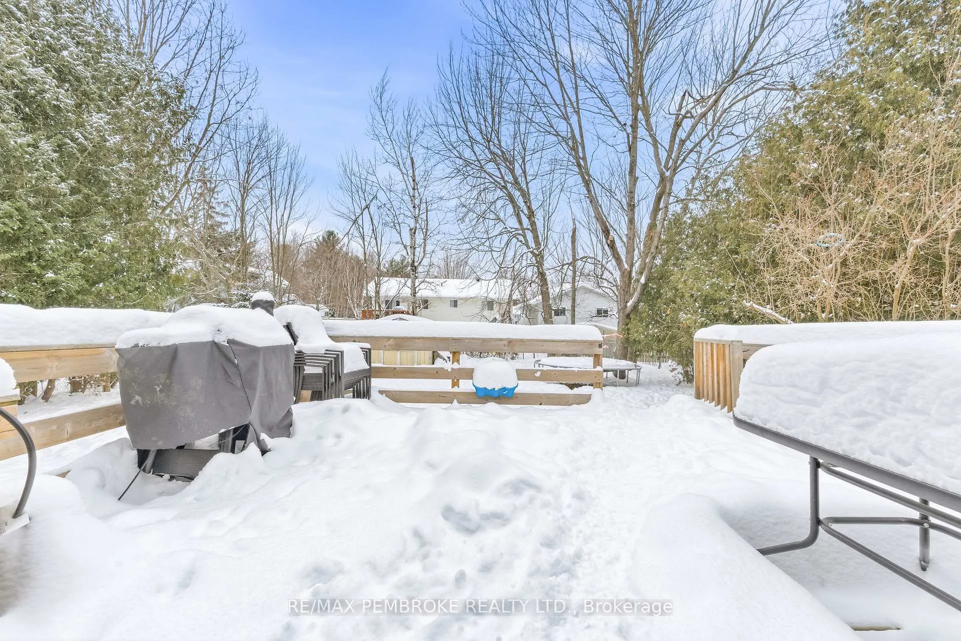 Photo 26 of 41 Selkirk Street, Petawawa — HOMEH