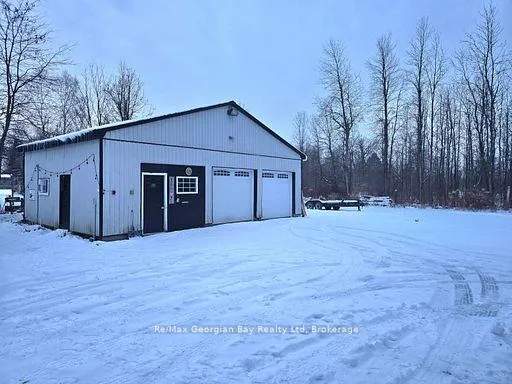 Photo 2 of 2066 Irish Line, Severn, Coldwater — HOMEH