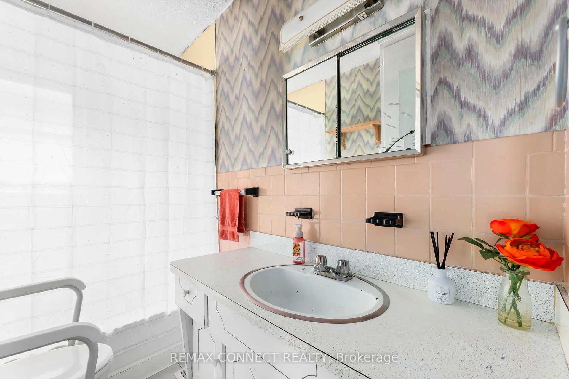 Photo 8 of 50 Cedar Street, Ajax, Central — HOMEH