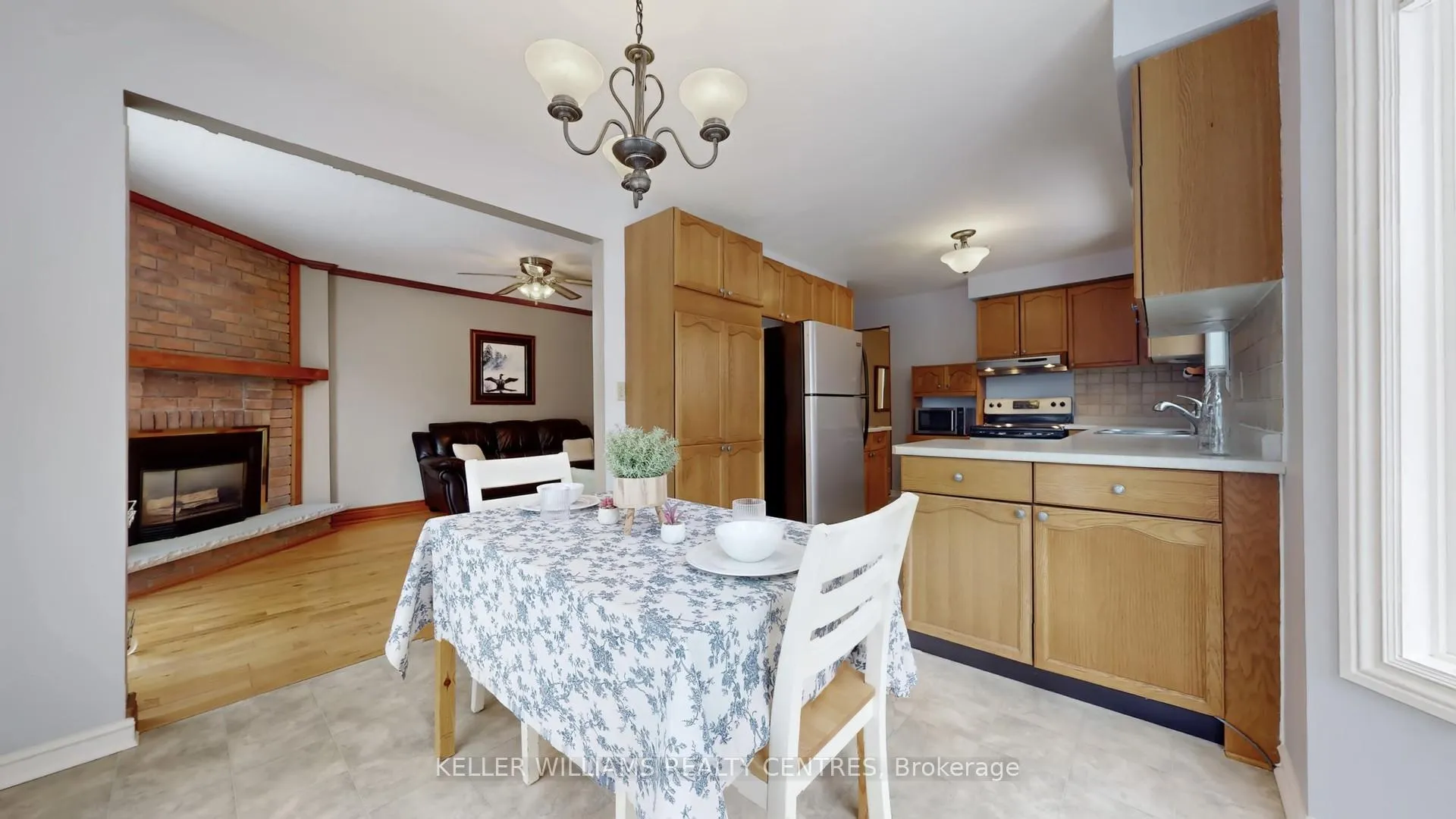 Photo 10 of 100 Timpson Drive, Aurora, Aurora Highlands — HOMEH