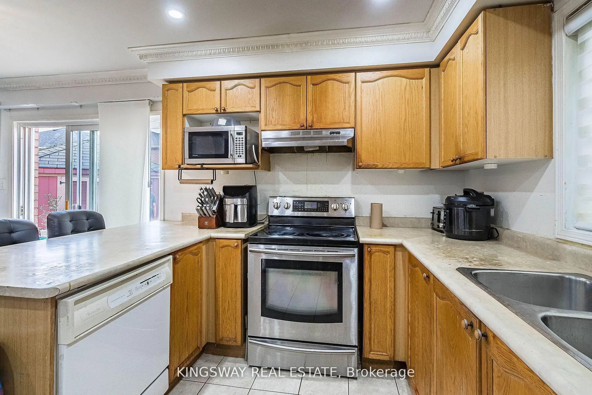 Photo 9 of 58 Leagate Street, Brampton, Fletcher's Meadow — HOMEH