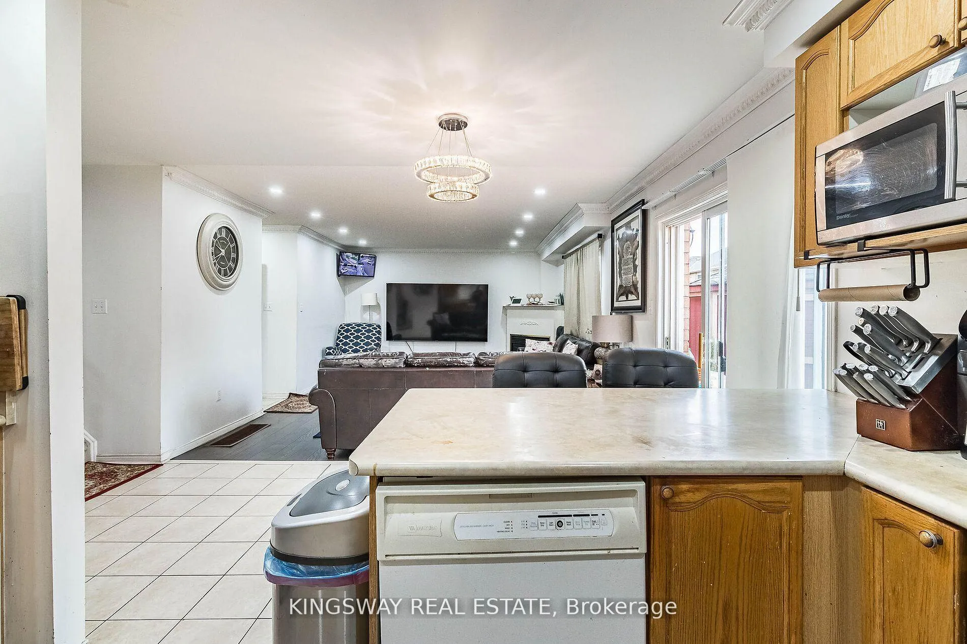 Photo 10 of 58 Leagate Street, Brampton, Fletcher's Meadow — HOMEH