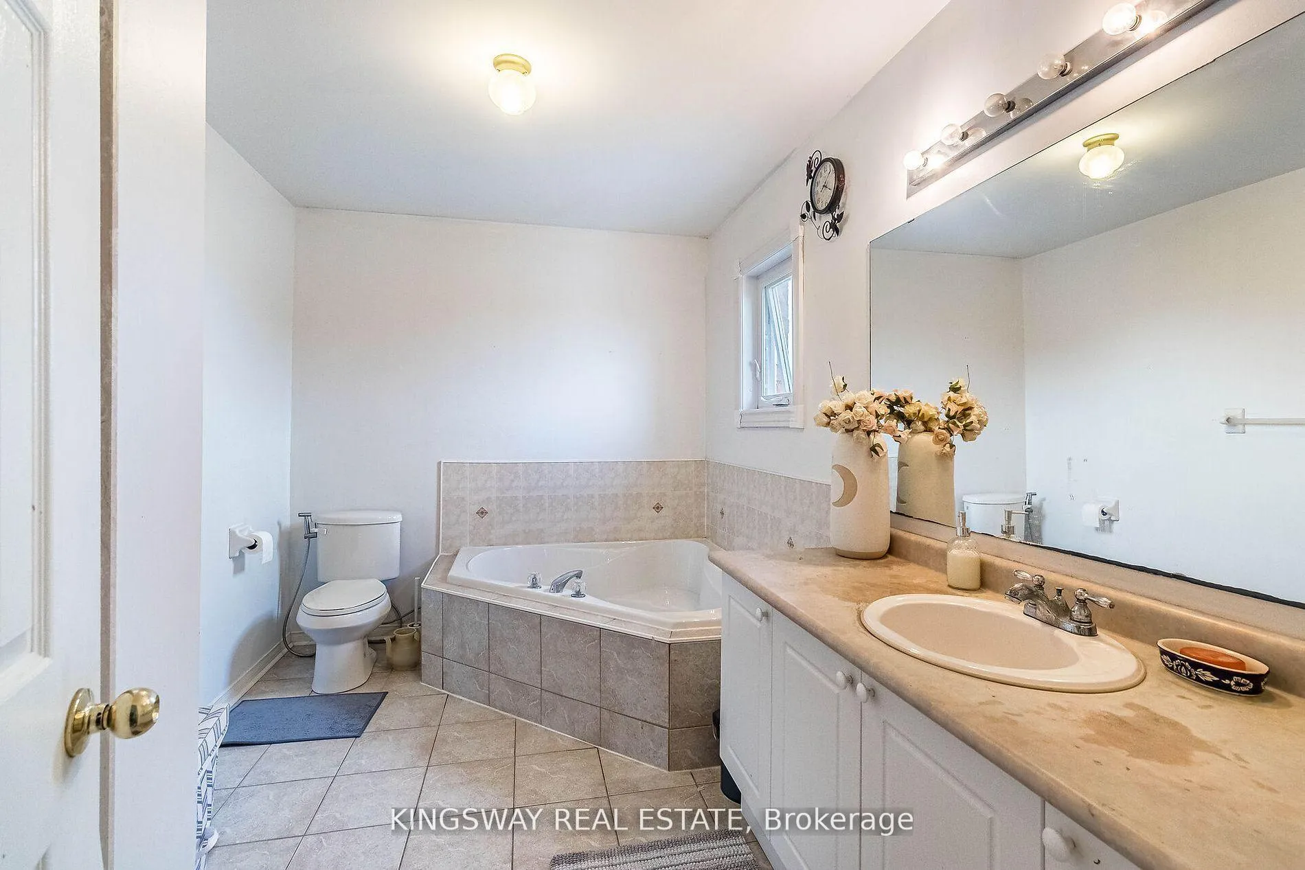 Photo 23 of 58 Leagate Street, Brampton, Fletcher's Meadow — HOMEH