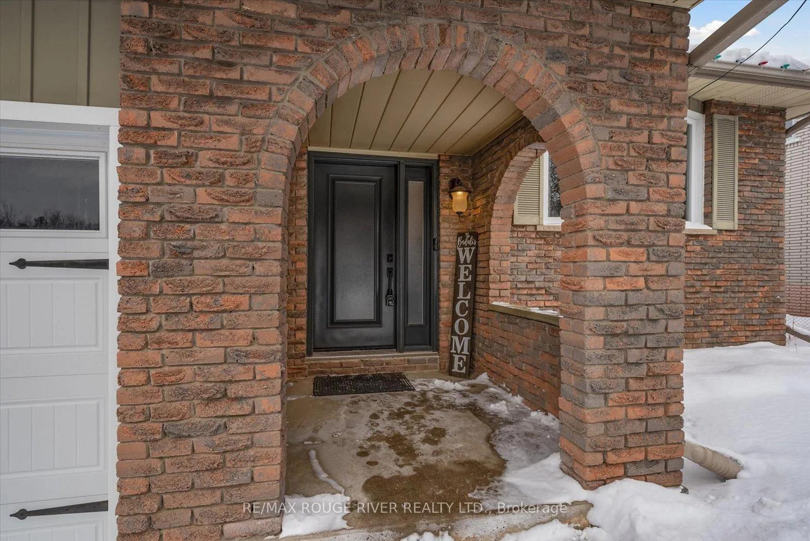 Photo 2 of 865 Stevenson Road N, Oshawa, Northglen — HOMEH
