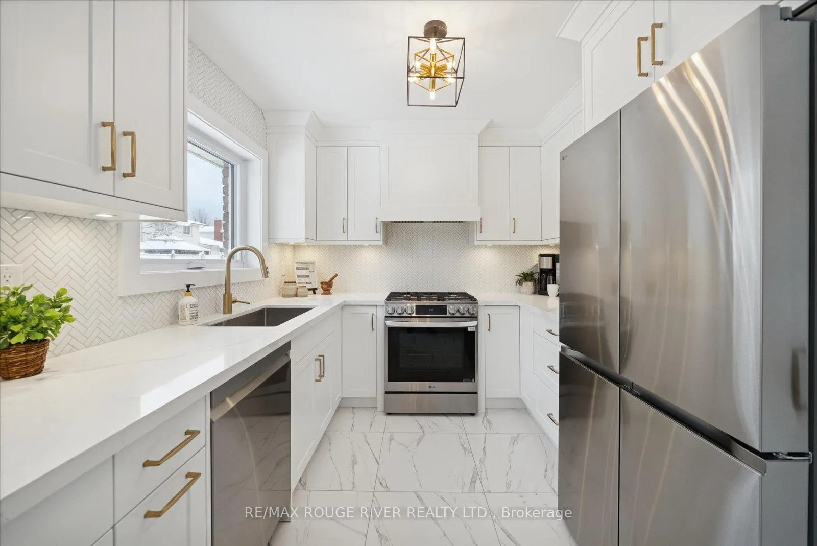 Photo 11 of 865 Stevenson Road N, Oshawa, Northglen — HOMEH