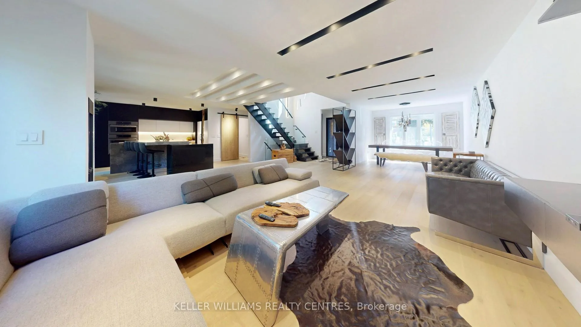 Photo 8 of 280 Kennedy Street W, Aurora, Aurora Highlands — HOMEH