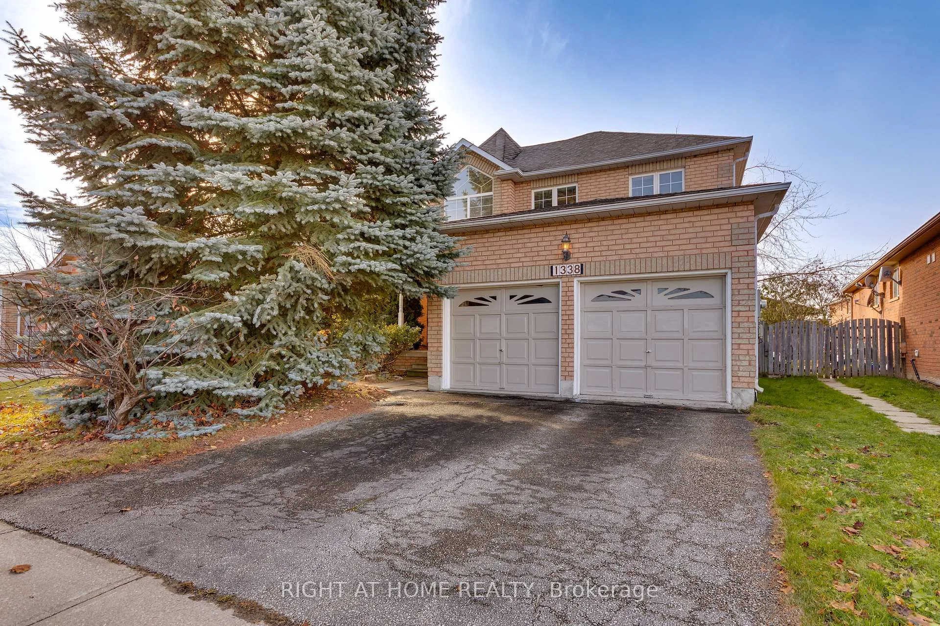 Front of 1338 Vincent Crescent