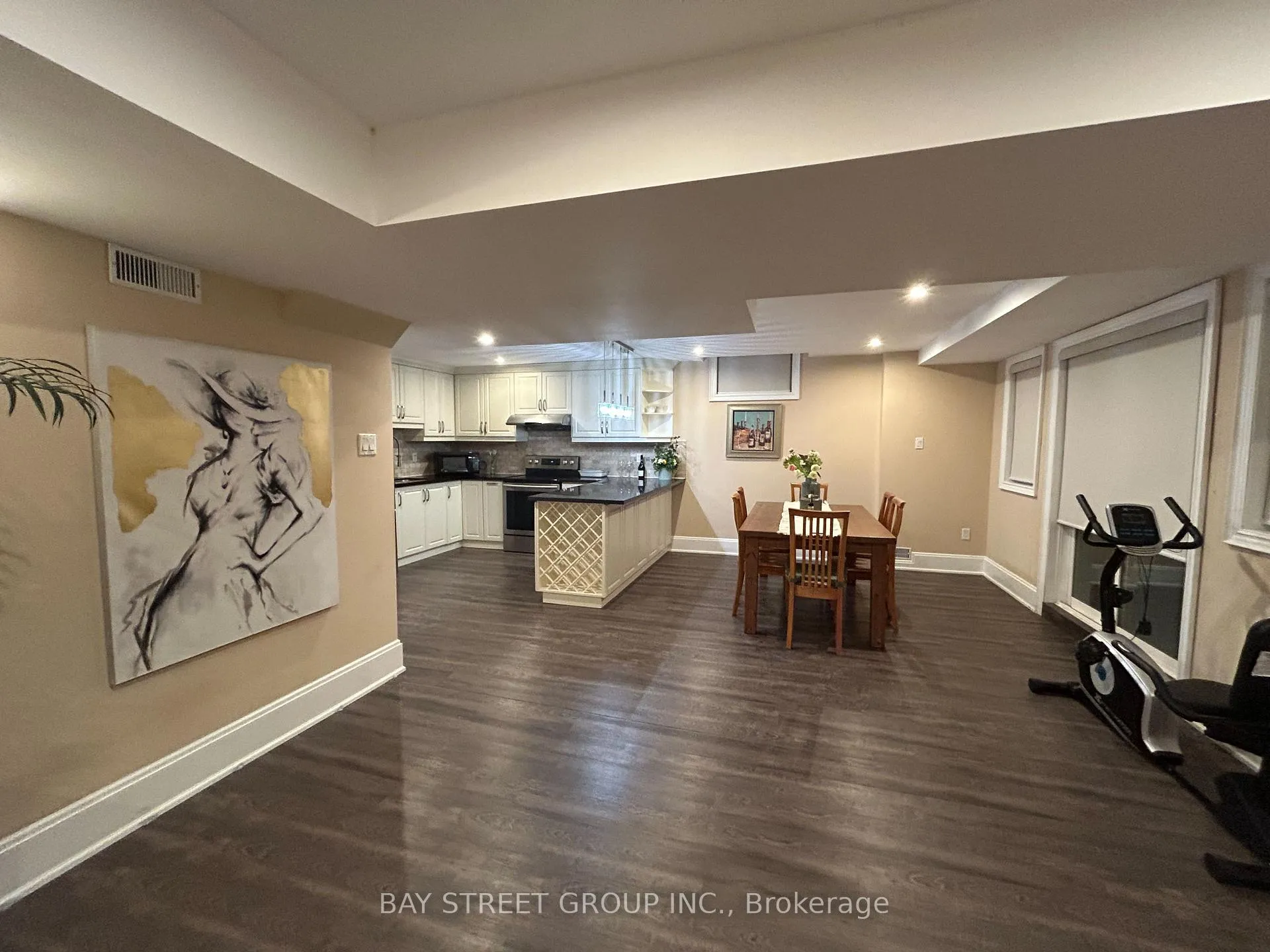Photo 2 of 109 Hua Du Avenue, Markham, Berczy — HOMEH