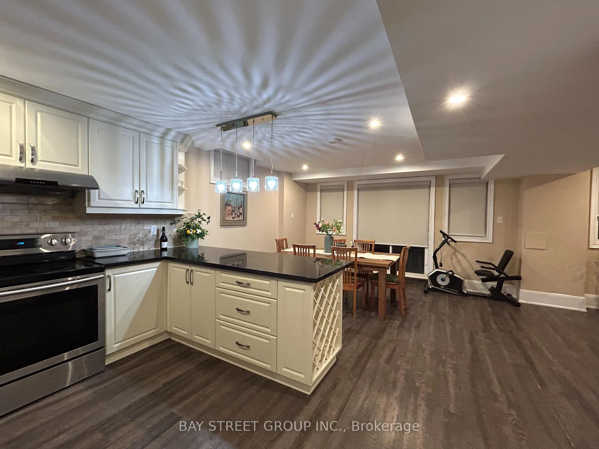Photo 6 of 109 Hua Du Avenue, Markham, Berczy — HOMEH