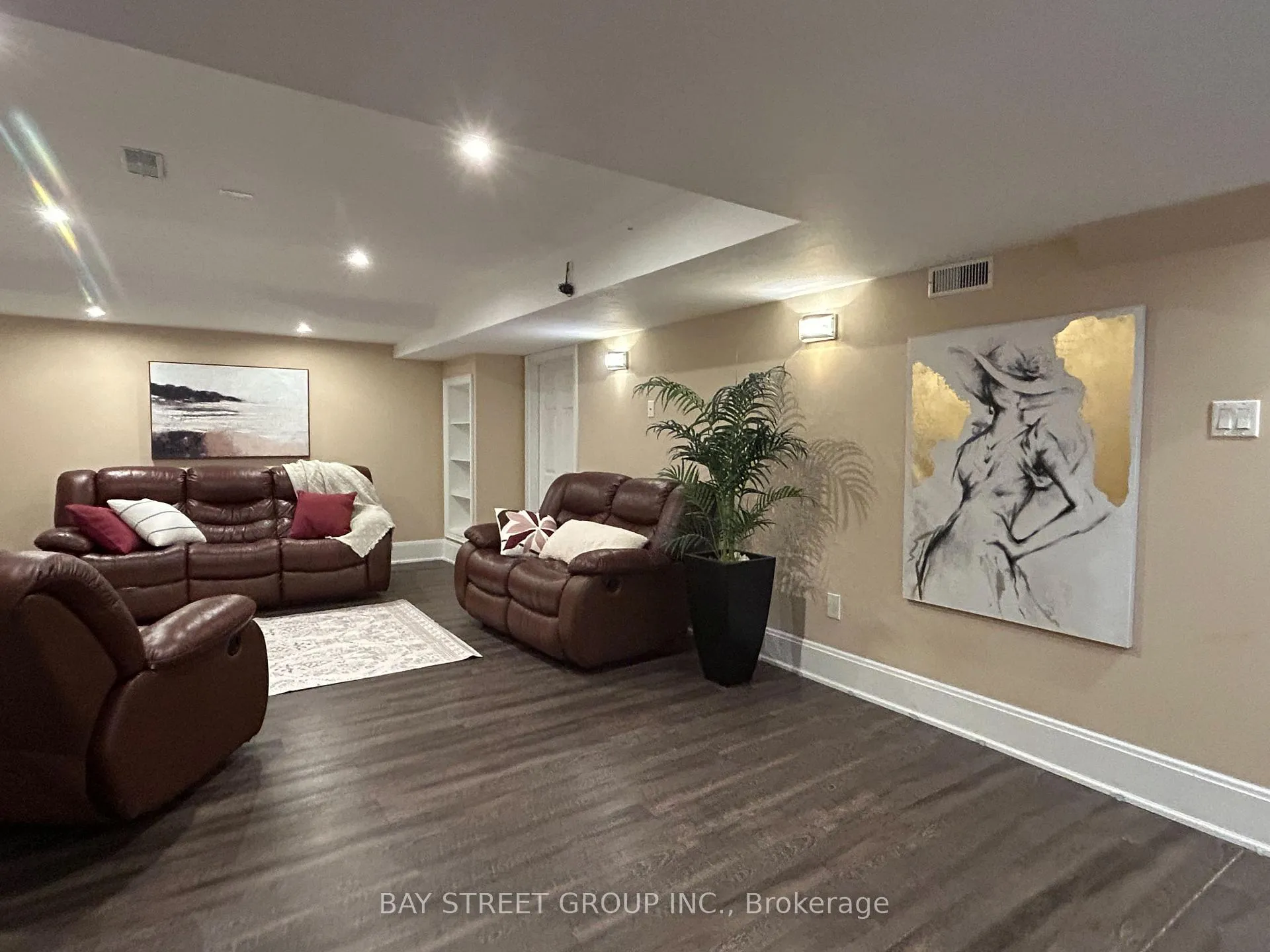 Photo 10 of 109 Hua Du Avenue, Markham, Berczy — HOMEH
