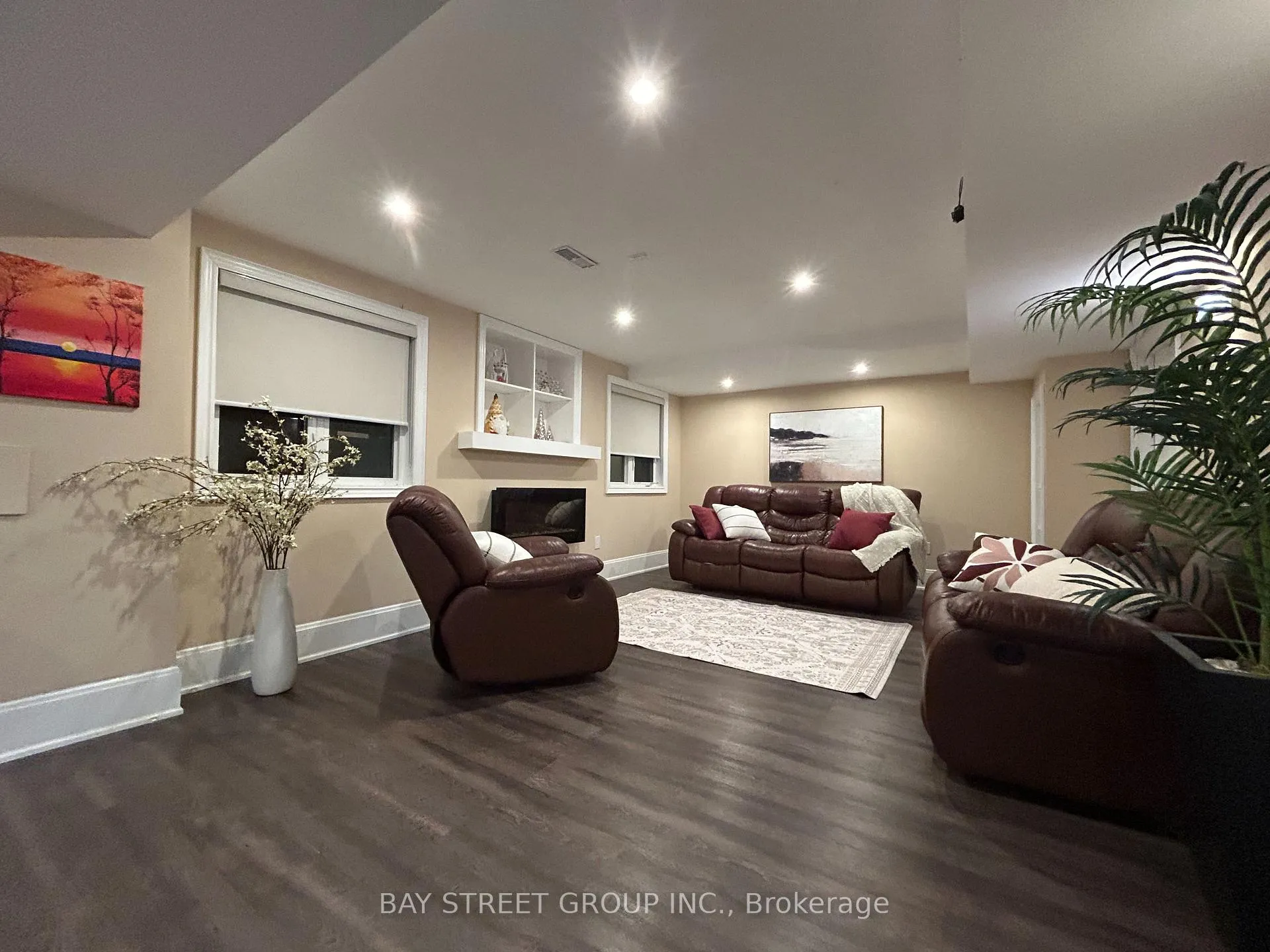 Photo 11 of 109 Hua Du Avenue, Markham, Berczy — HOMEH