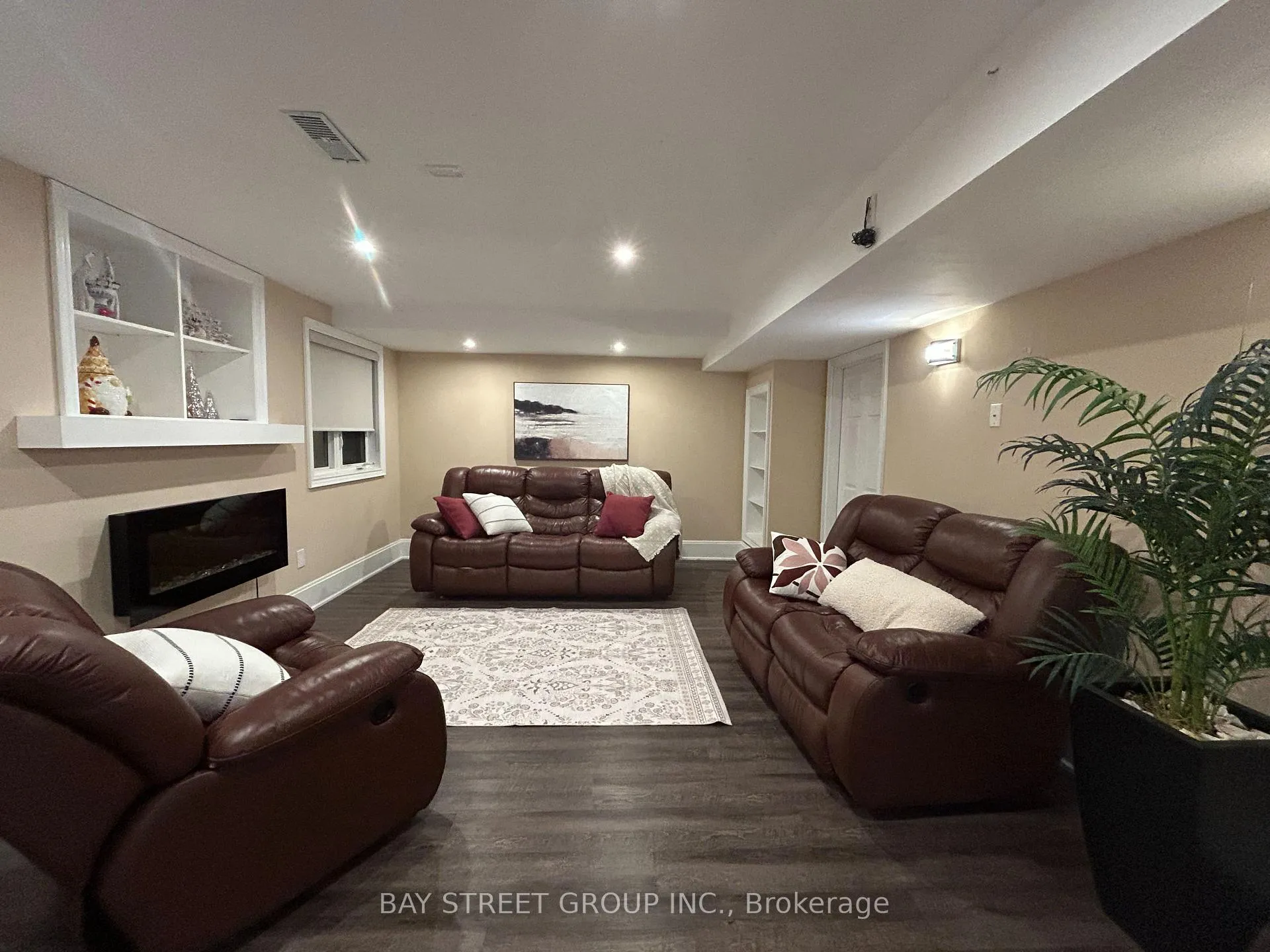 Photo 12 of 109 Hua Du Avenue, Markham, Berczy — HOMEH
