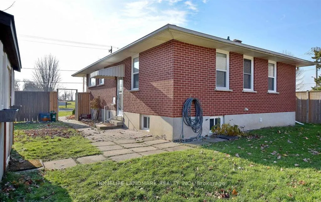 Photo 2 of 110 Front Street E, Whitby, Port Whitby — HOMEH