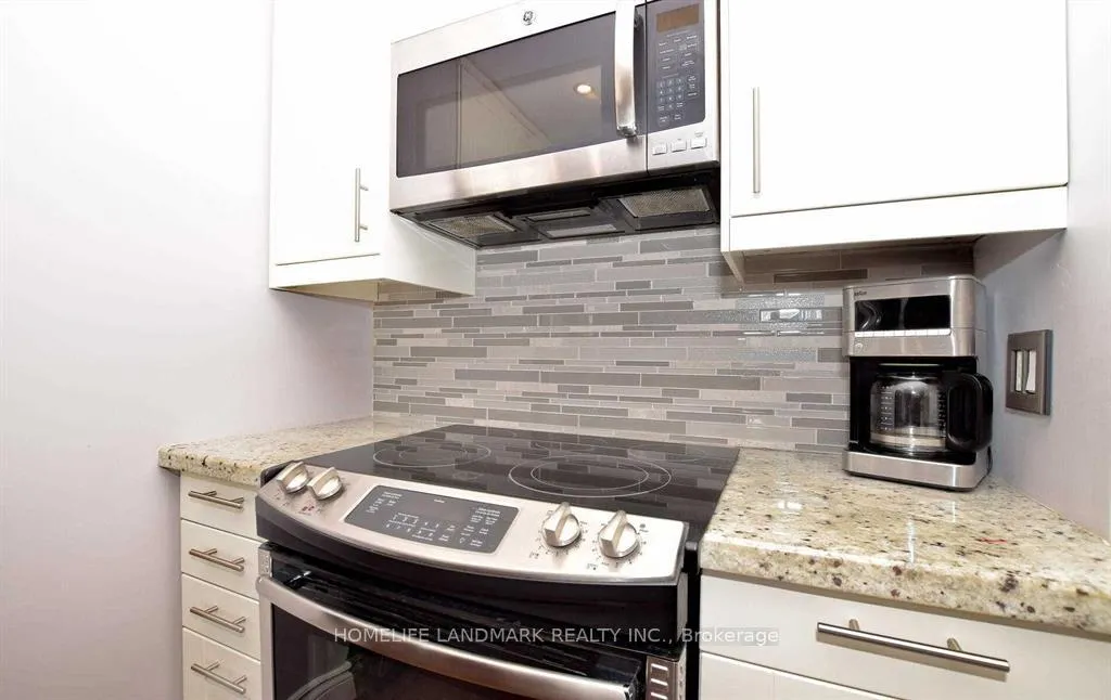 Photo 9 of 110 Front Street E, Whitby, Port Whitby — HOMEH