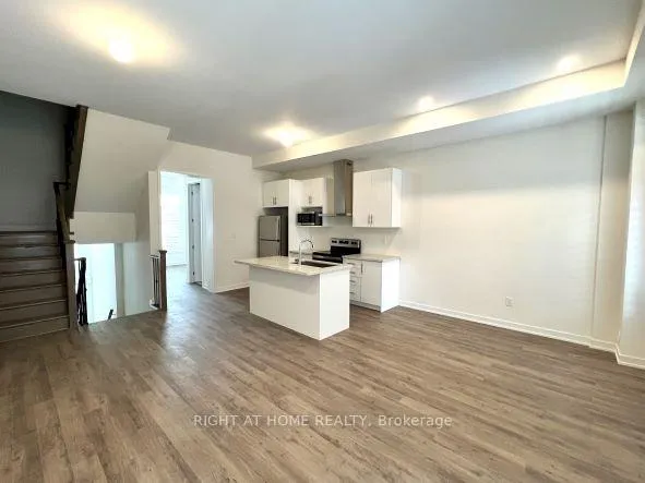 Photo 4 of 44 Armillo Place, Markham, Wismer — HOMEH