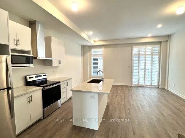 Photo 5 of 44 Armillo Place, Markham, Wismer — HOMEH
