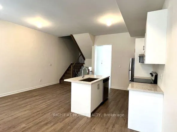 Photo 6 of 44 Armillo Place, Markham, Wismer — HOMEH