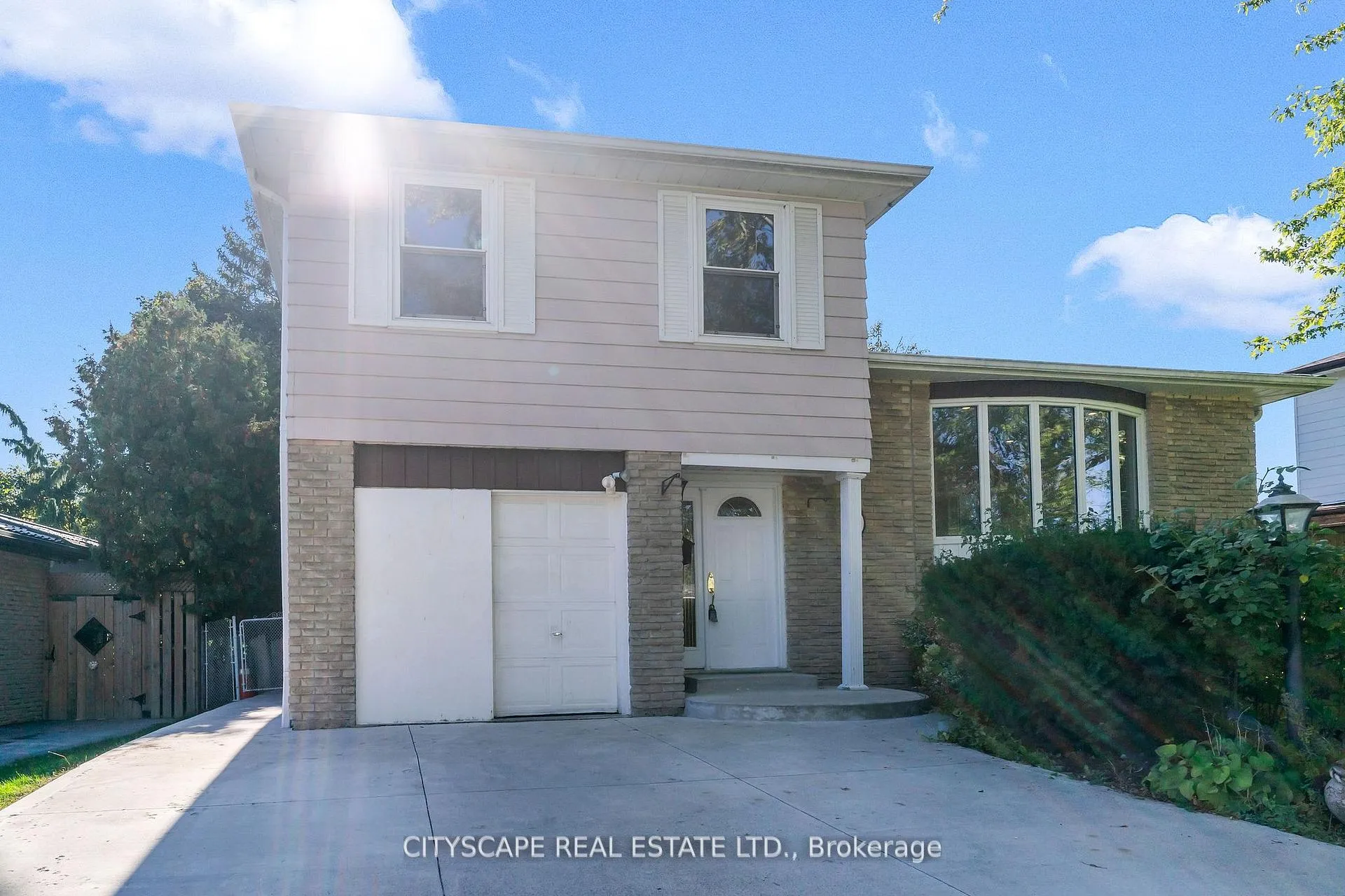 Photo 1 of 3 Geneva Crescent, Brampton, Northgate — HOMEH