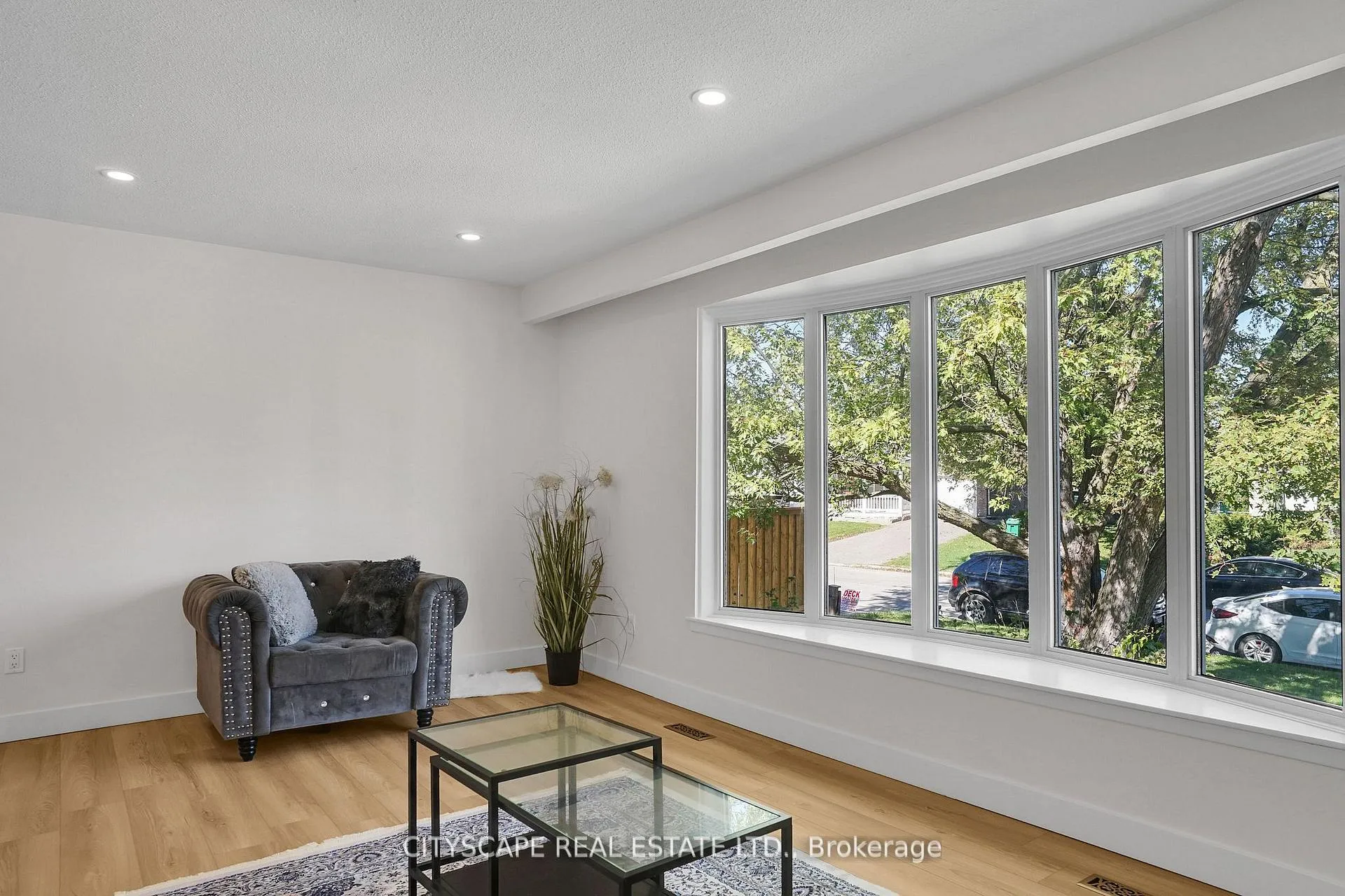 Photo 11 of 3 Geneva Crescent, Brampton, Northgate — HOMEH