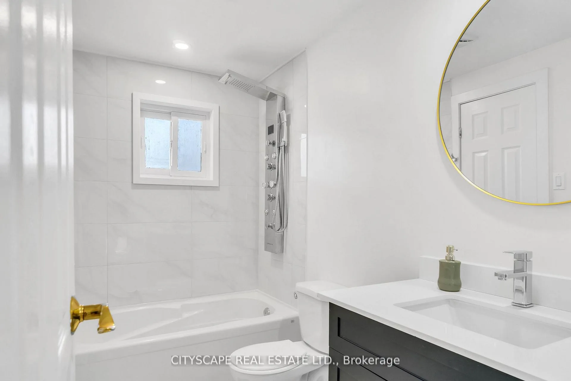 Photo 15 of 3 Geneva Crescent, Brampton, Northgate — HOMEH
