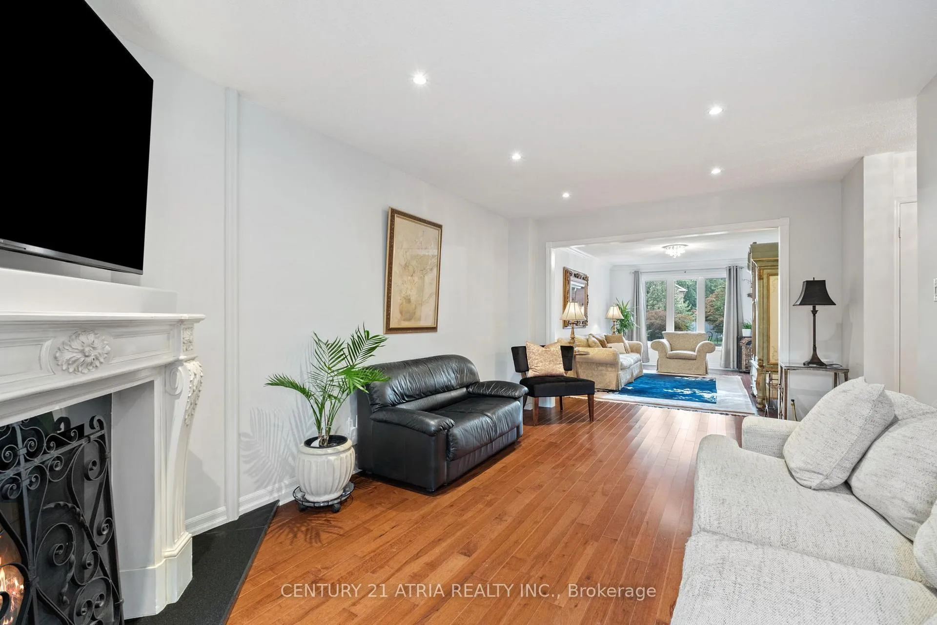 Photo 10 of 42 Fifefield Drive, Vaughan, Maple — HOMEH