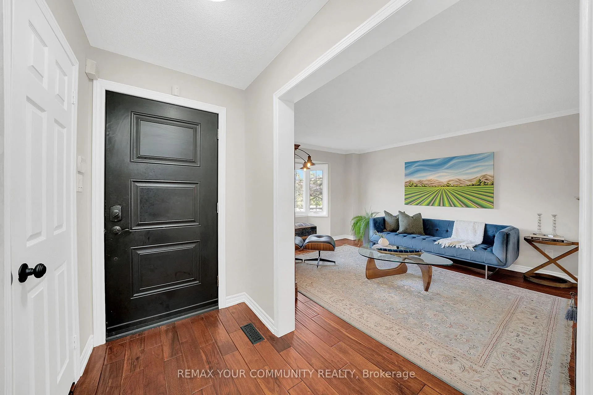 Photo 3 of 104 Taylorwood Avenue, Caledon, Bolton North — HOMEH