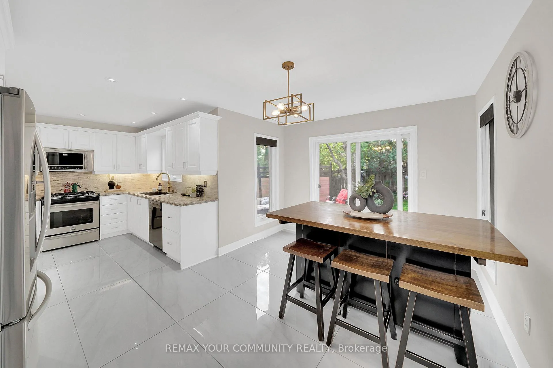 Photo 12 of 104 Taylorwood Avenue, Caledon, Bolton North — HOMEH