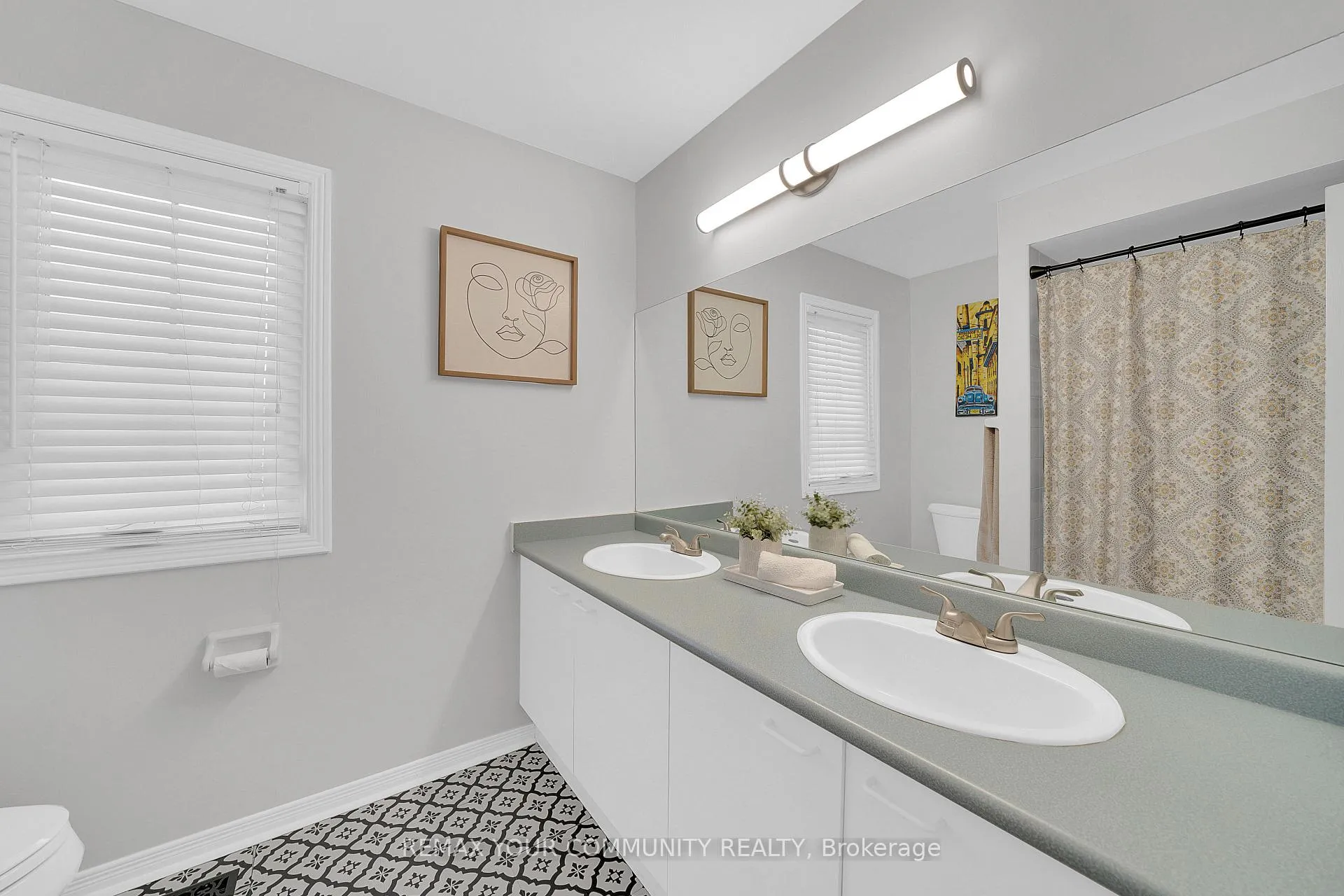 Photo 27 of 104 Taylorwood Avenue, Caledon, Bolton North — HOMEH