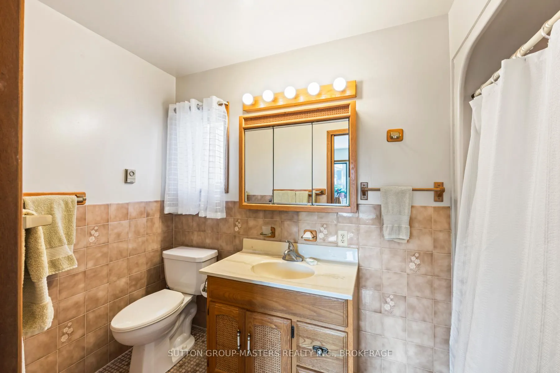 Photo 28 of 396 Roosevelt Drive, Kingston, City Southwest — HOMEH