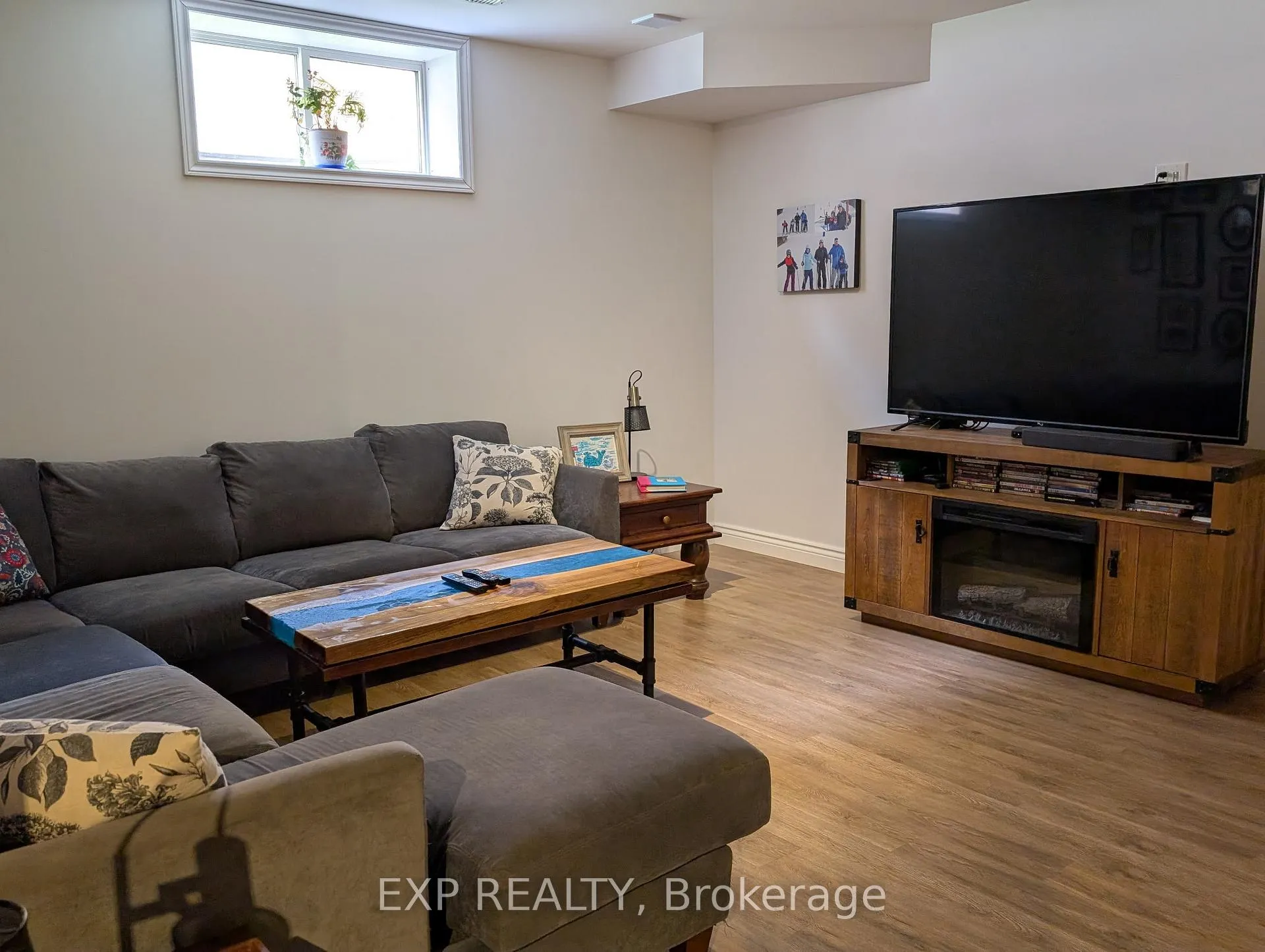 Photo 23 of 83 Essex Drive, Belleville, Thurlow Ward — HOMEH