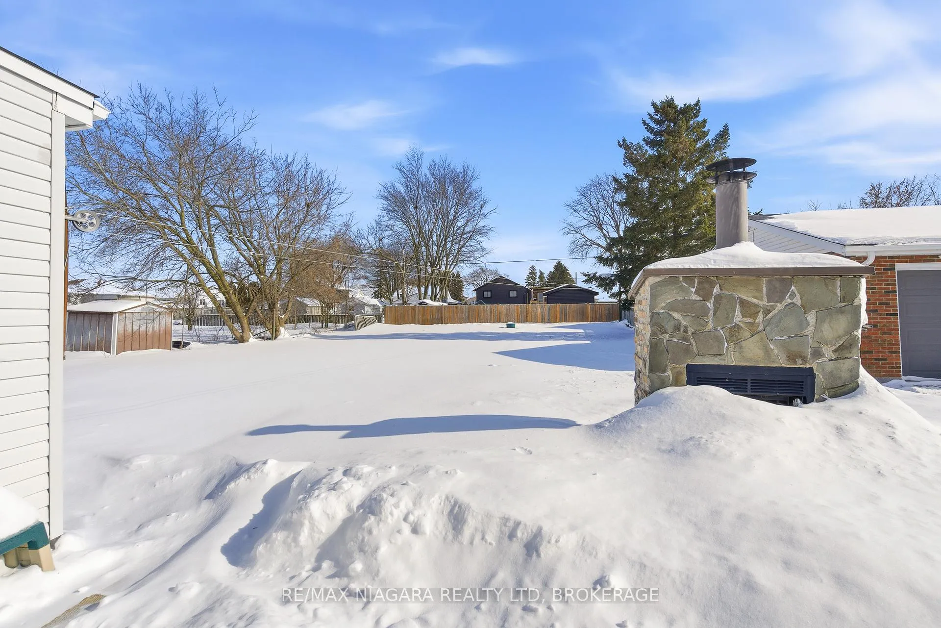 Photo 4 of 4584 Baldwin Avenue, Niagara Falls, Ascot — HOMEH