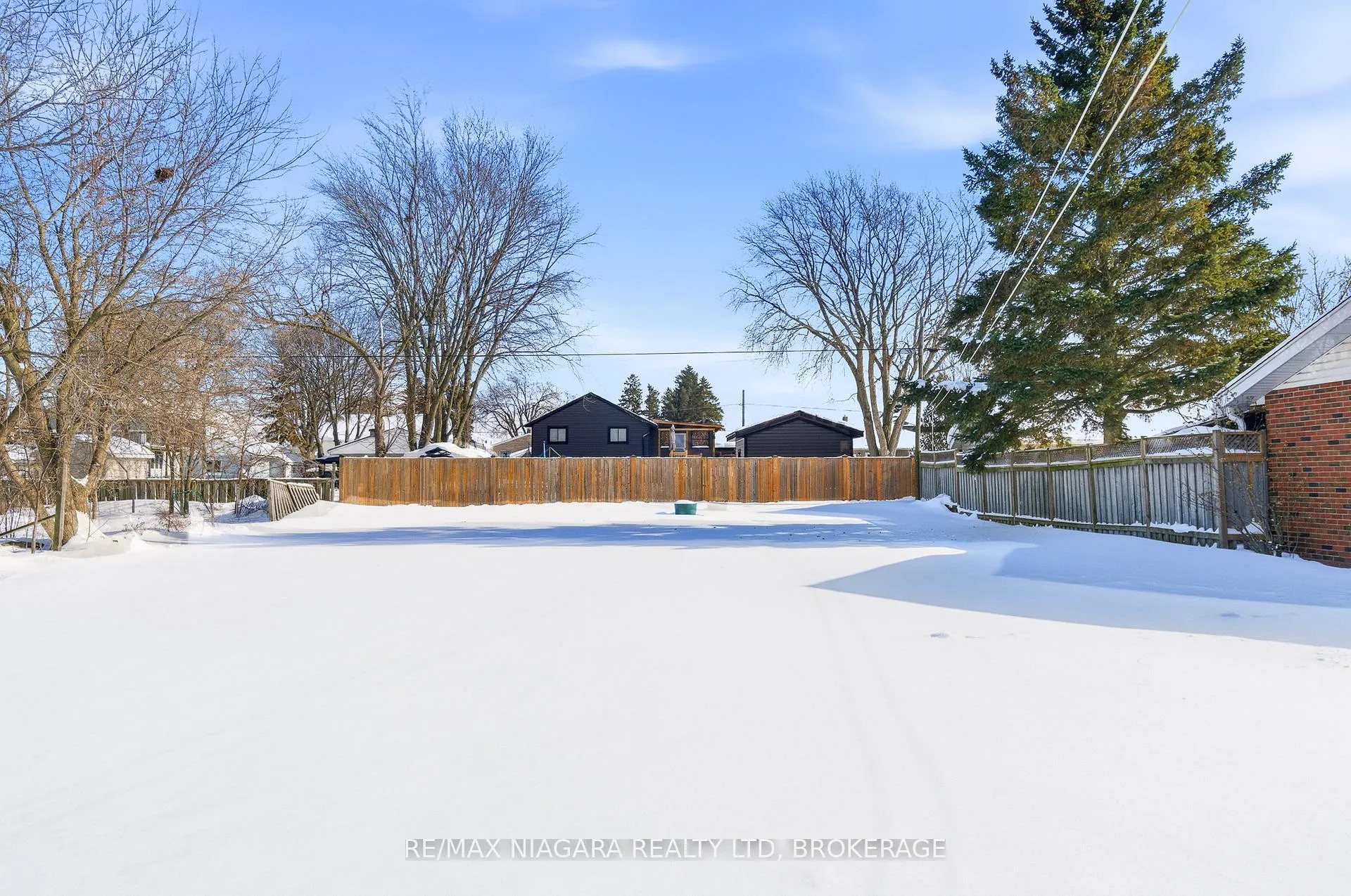 Photo 6 of 4584 Baldwin Avenue, Niagara Falls, Ascot — HOMEH